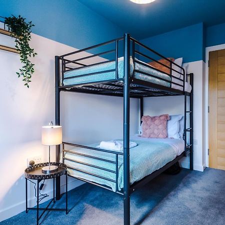 Greenstay Serviced Apartments: Versatile 2-Bed for Short & Long Stays Formby Exterior photo